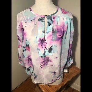 Jennifer Lopez Floral Top   Size XS ** NWT**